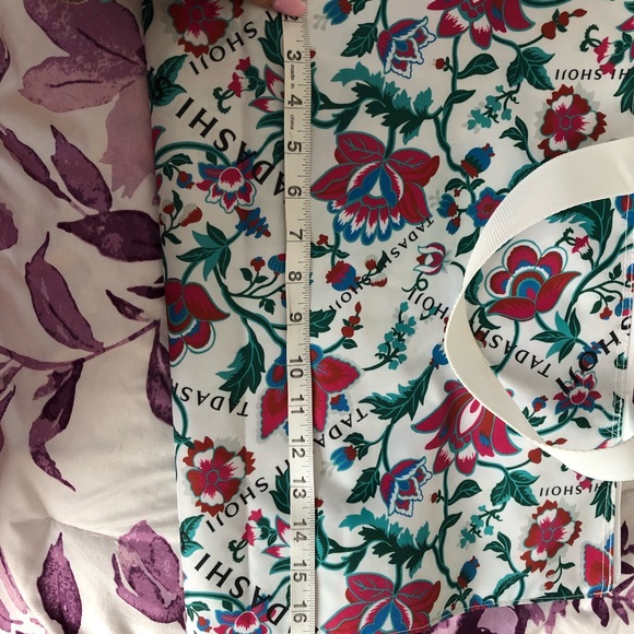 TadashiShoji reuse able tote - Picture 6 of 7